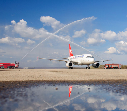 Водяная арка для самолета Airbus A319 Turkish Airlines в Ивано-Франковске