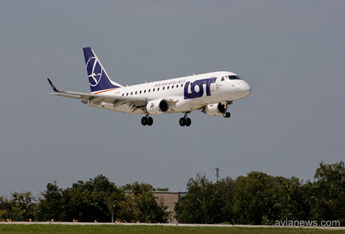  Embraer 170  LOT  