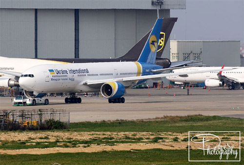 Boeing 777-200ER  