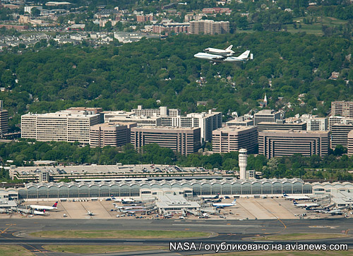  Boeing 747 Shuttle Carrier Aircraft   Discovery      .   