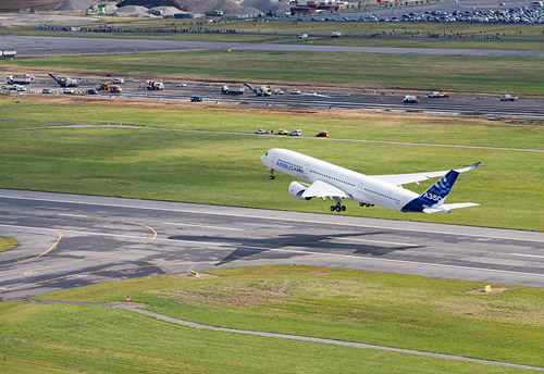 Первый взлет Airbus A350 XWB