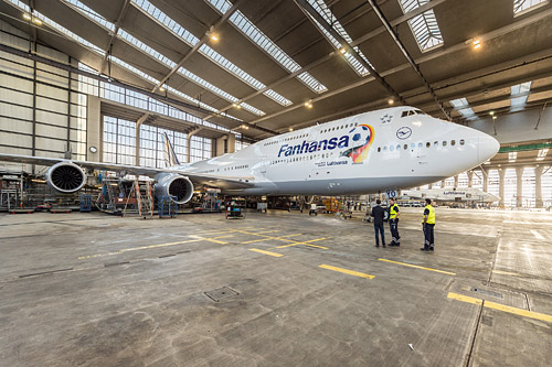 В своей новейшей истории Lufthansa впервые за 60 лет сменит официальное название на борту самолетов