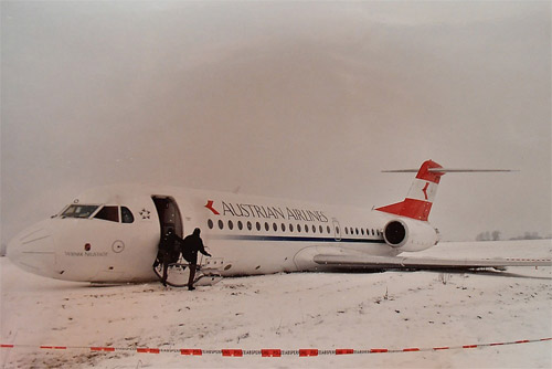 Аварийная посадка Fokker 70 Austrian Airlines в поле под Мюнхеном 5 января 2004 года