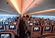 Светодиодное освещение Sky Interior в Boeing 777-200ER МАУ. Фото: avianews.com