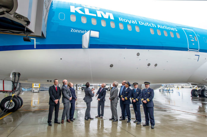 Имя на борту Boeing 787 KLM