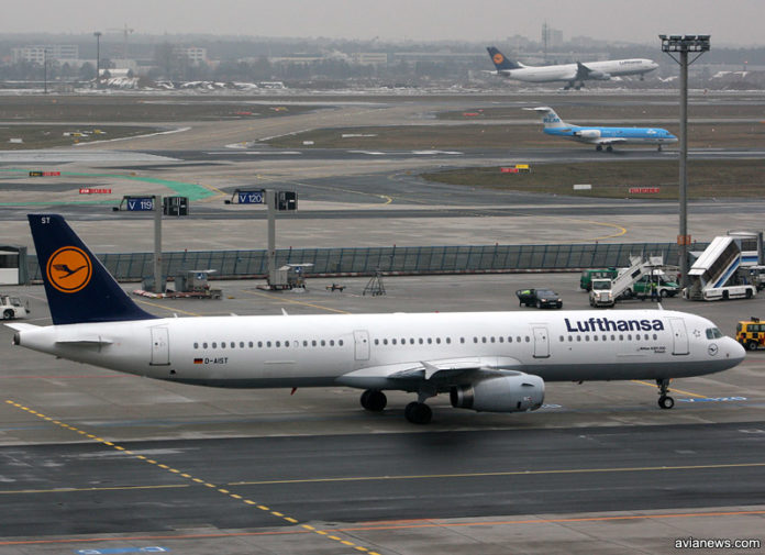 Airbus A321 Lufthansa в аэропорту Франкфурта
