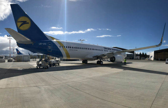 Новый Boeing 737-800 МАУ UR-UIC
