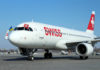Самолет Airbus A320 Swiss заруливает на стоянку в аэропорту Борисполь