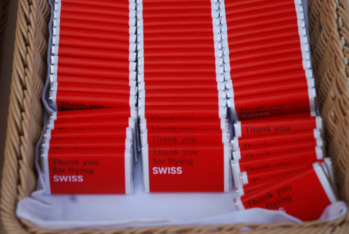 Бесплатными на рейсах Swiss из Женевы в Economy Light останутся только шоколад и вода