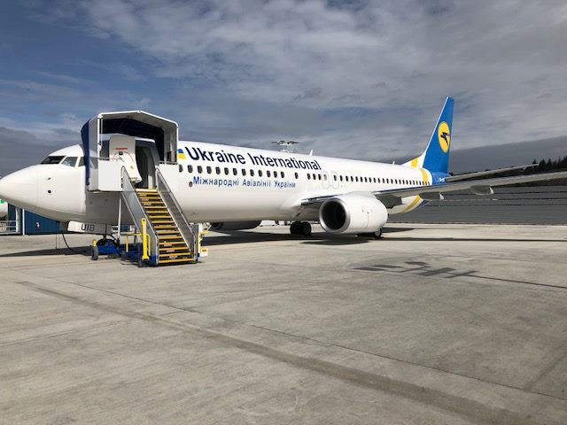 Boeing 737-800 UR-UIB МАУ