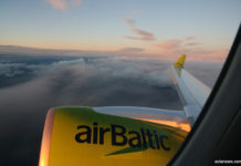 Вид из окна самолета airBaltic