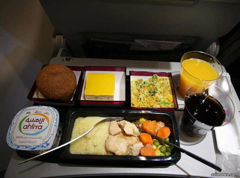 Пример горячего питания на рейсе Qatar Airways Киев-Доха