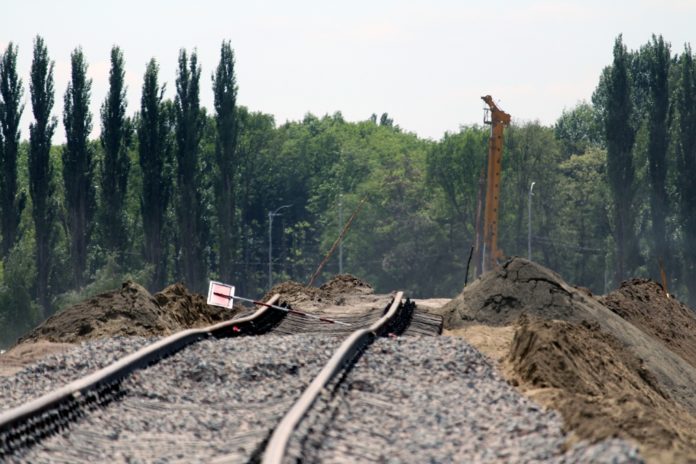 Железнодорожные пути в сторону аэропорта Борисполь
