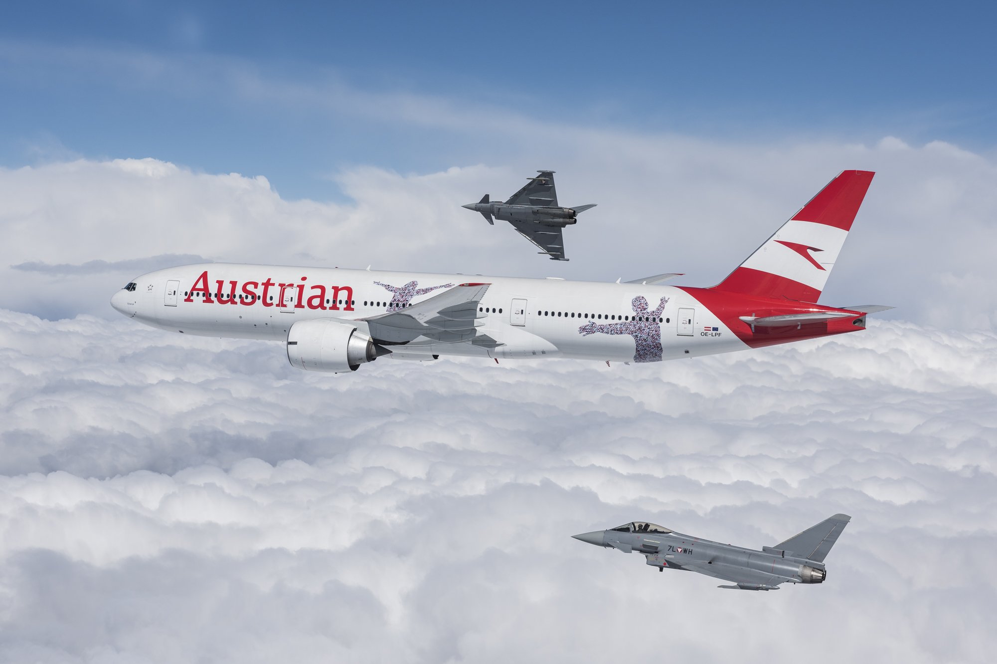 ВВС Австрии отработали выполнение перехвата на Boeing 777 Austrian Airlines