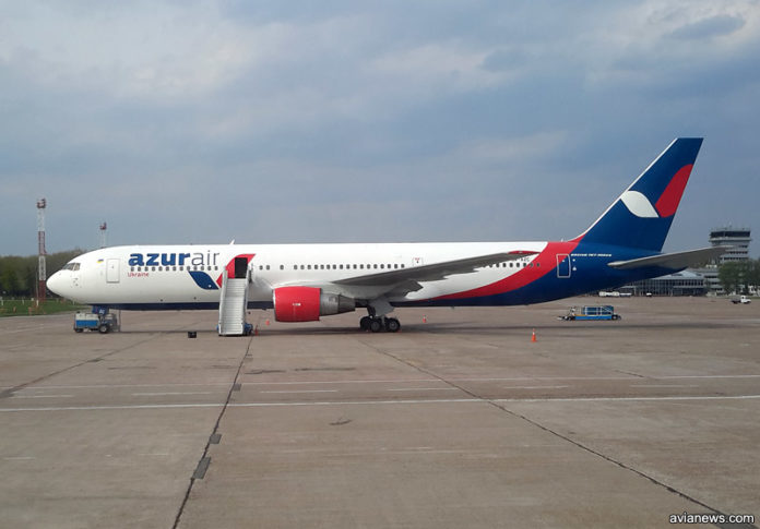 Дальнемагистральный Boeing 767-300ER Azur Air Ukraine