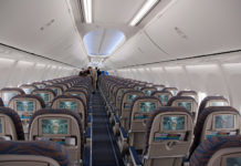 Салон эконом-класса Boeing 737-800 flydubai