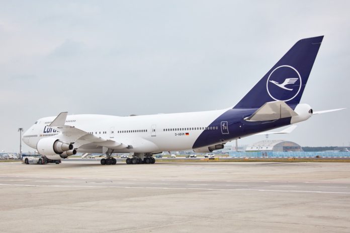 Обновленная новая ливрея Lufthansa: более светлый оттенок синего и увеличенный логотип на хвосте