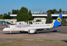 Embraer 190 МАУ в аэропорту Днепра