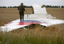 Обломок сбитого над Донецкой областью в 2014 году Boeing 777 Malaysia Airlines