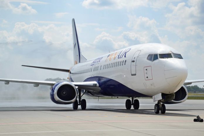 Boeing 737 Yanair в аэропорту Львов