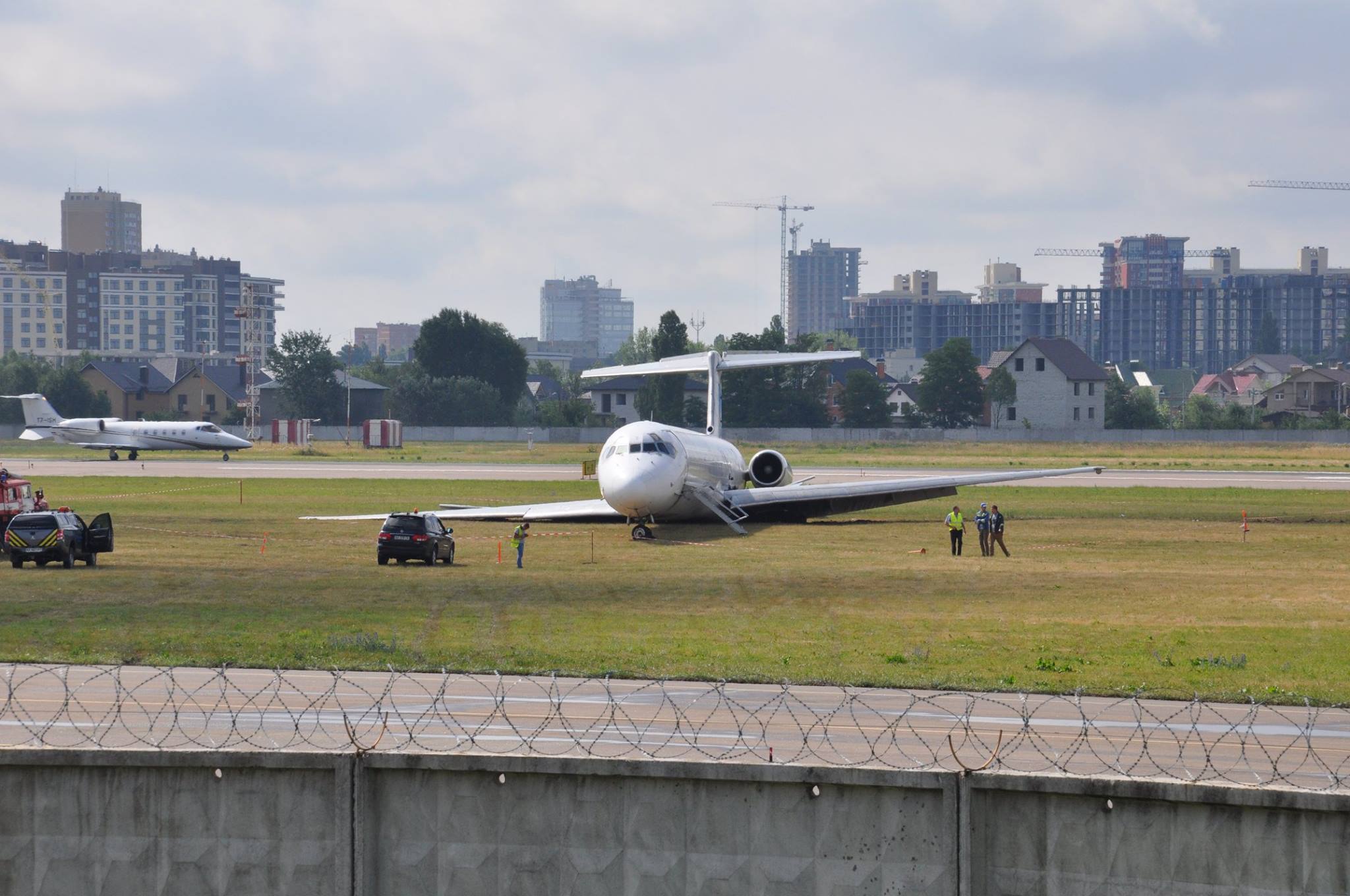 Выкатившийся с полосы в Жулянах MD-83 Bravo Airways по состоянию на 15 июня 2018 года. Фото: Ukraine Aviation Museum