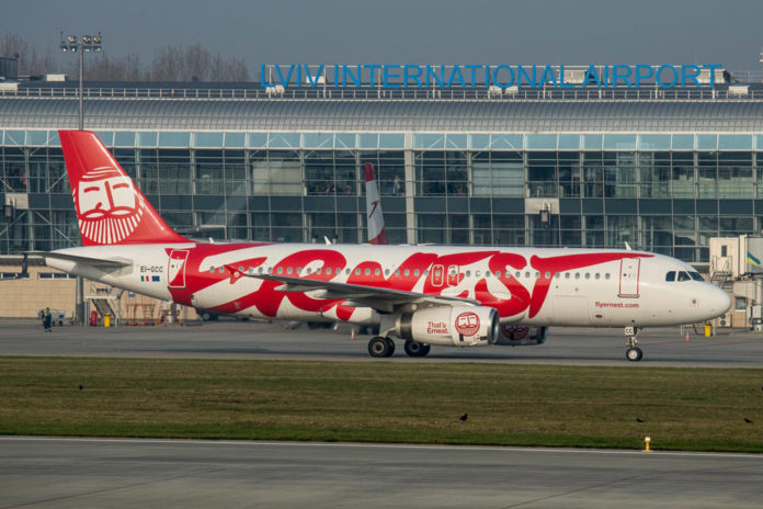 Airbus A320 Ernest Airlines в аэропорту Львов