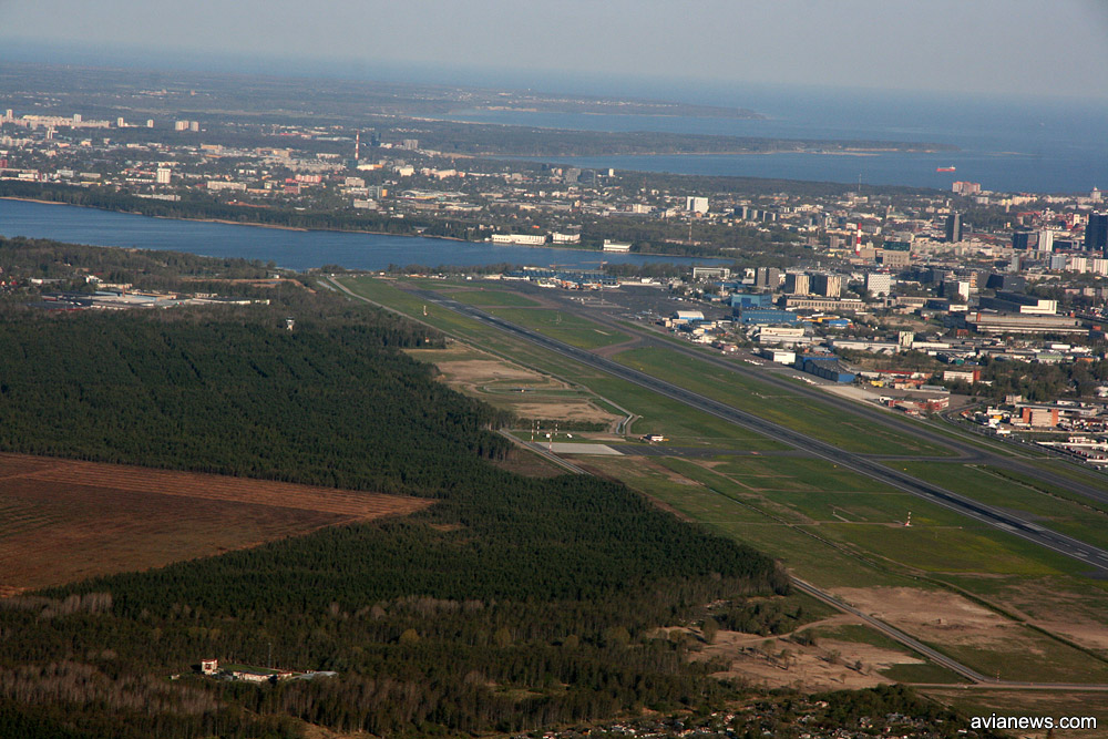 Вид на аэропорт Таллинна во время разворота после ухода на второй круг. Фото: avianews.com