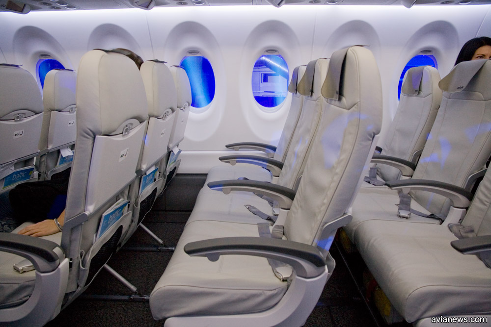 Старый тип кресел, который был установлен в первых восьми Bombardier CS300 (A220-300) airBaltic