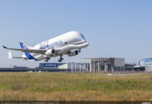 Первый взлет самолета BelugaXL в Тузуле.