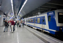 Электричка S7, курсирующая между аэропортом Вены Швехат и вокзалом Вены Wien Mitte за 4,4 евро