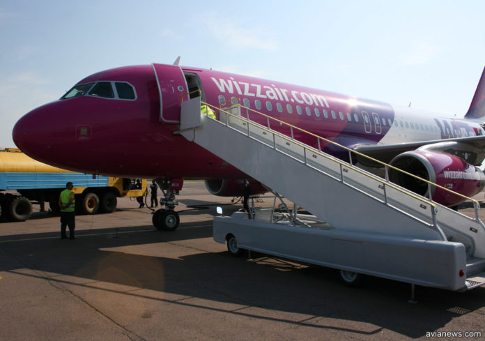 Airbus A320 Wizz Air в аэропорту Львов