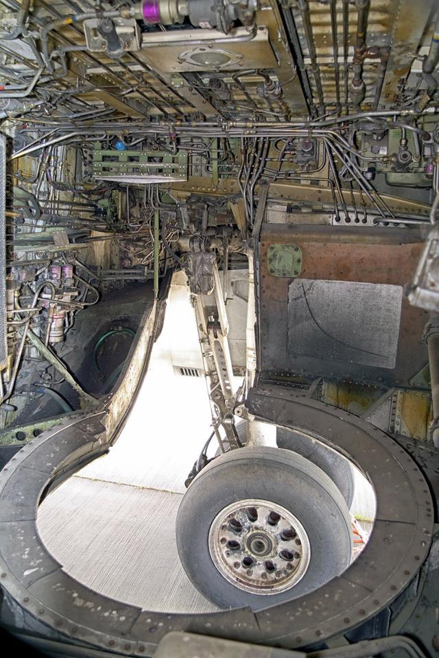Ниша шасси Boeing 737-200