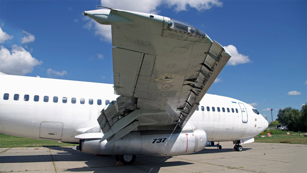 Boeing 737-200 "АэроСвита", который купил аэропорт Борисполь