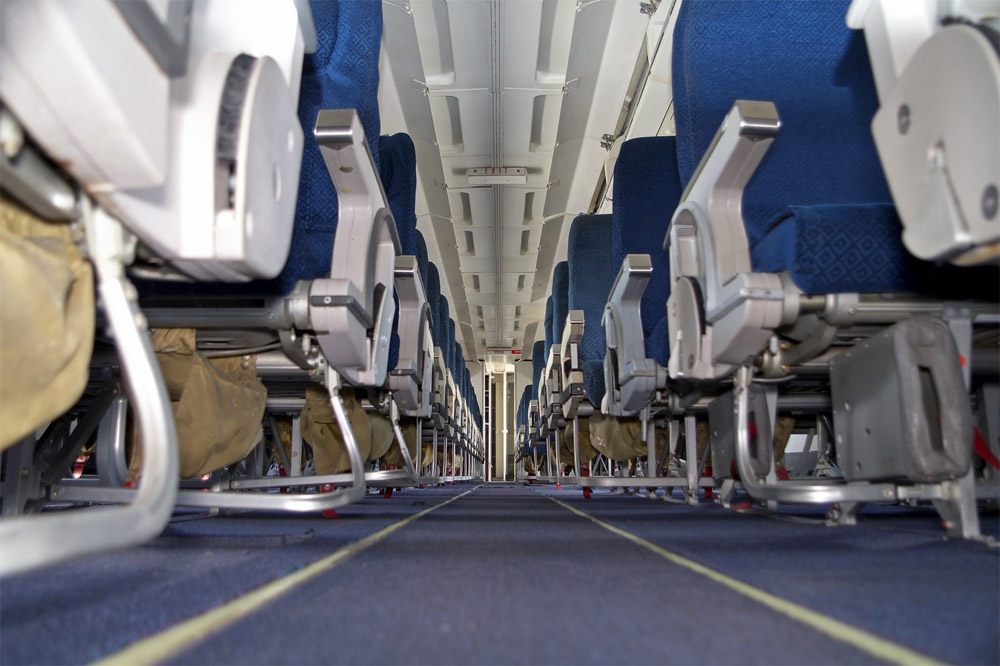 Пассажирский салон Boeing 737-200 "АэроСвита", который купил аэропорт Борисполь