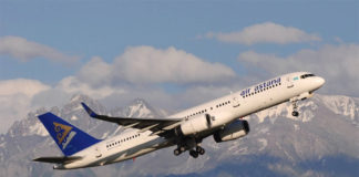 Взлет самолета Boeing 757 Air Astana
