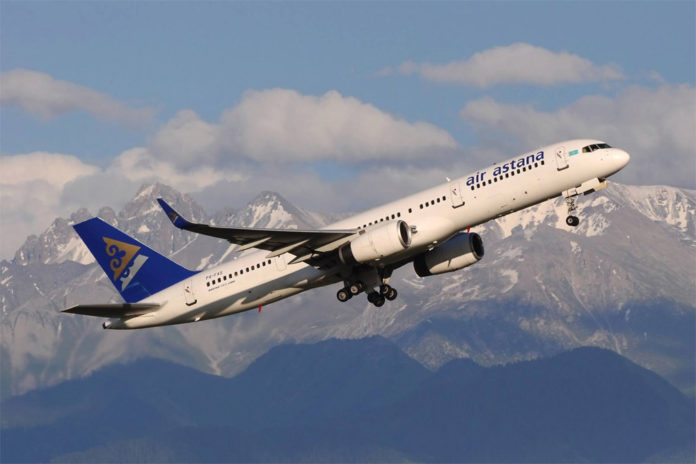 Взлет самолета Boeing 757 Air Astana