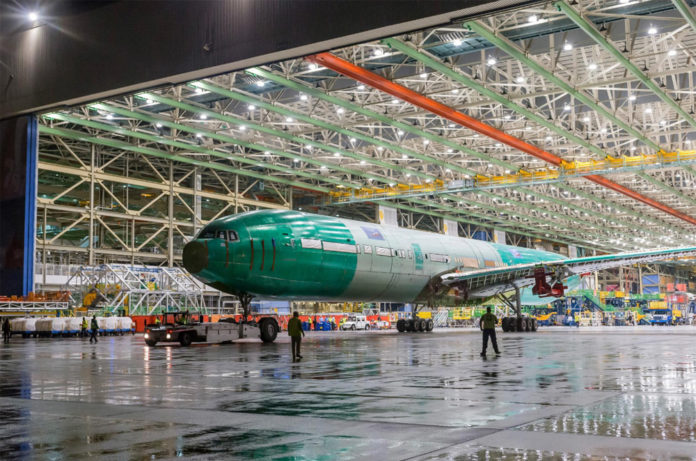 Первый Boeing 777X, собранный для проведения статических испытаний