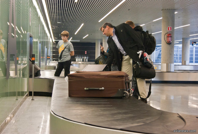 Получение багажа в аэропорту