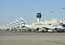 Самолеты Aegean Airlines в аэропорту Афин