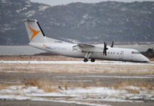 Самолет PAL Airlines, совершивший посадку без носовой стойки шасси. Фото: twitter