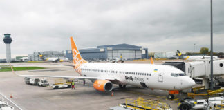 Boeing 737-800 SkyUp