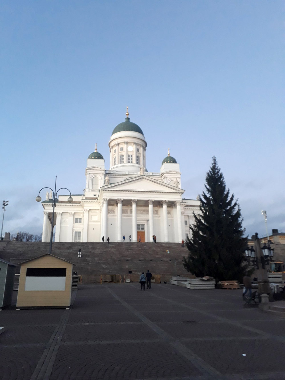 Сенатская площадь и кафедральный собор в Хельсинки