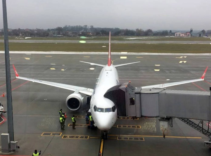 Boeing 737 MAX 8 Turkish Airlines в аэропорту Львова