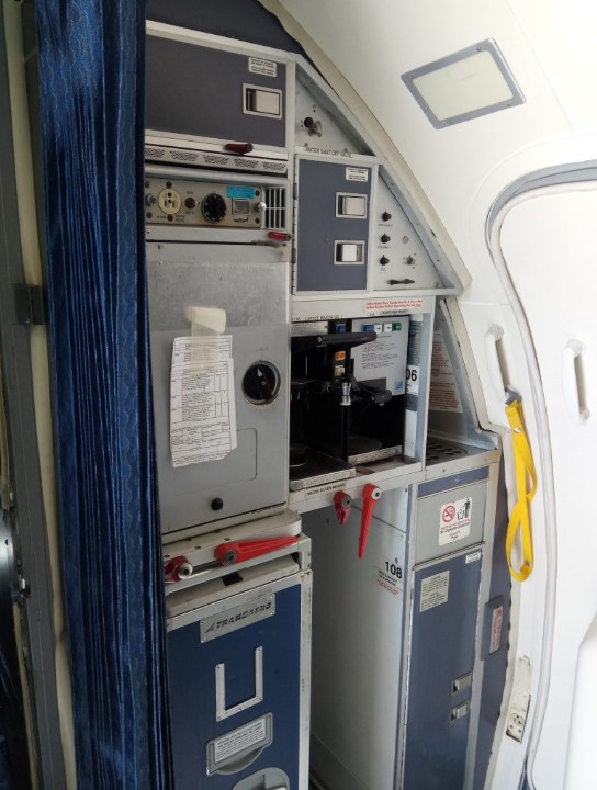 Кухня Boeing 737-500 "Трансаэро" VP-BYO
