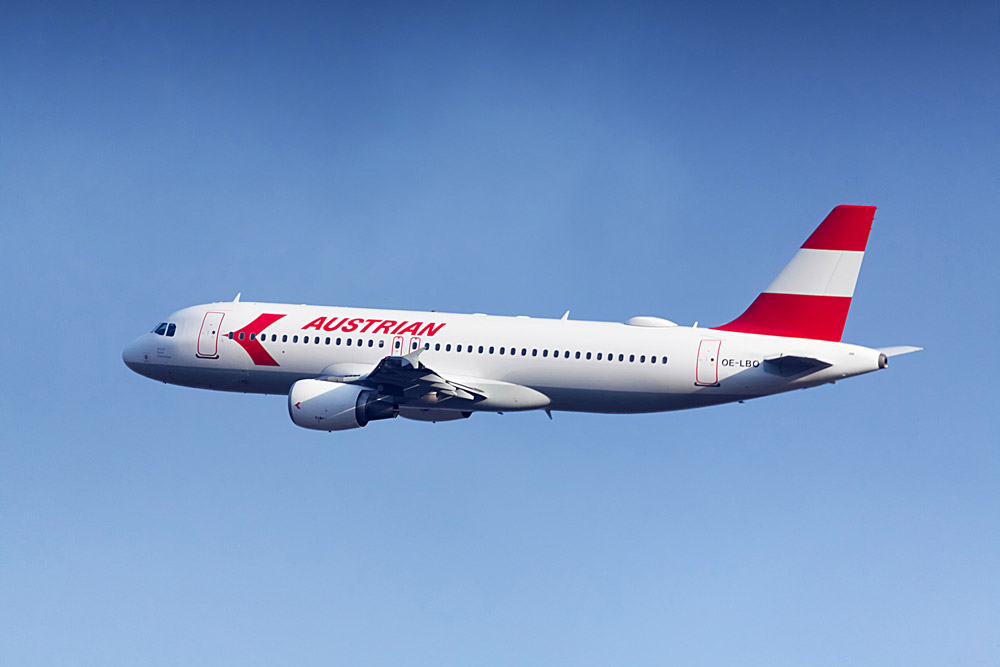 Airbus A320 Austrian Airlines в ретро-ливрее 1980-х годов