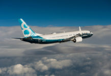 Boeing 737 MAX 8 в полете