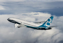 Boeing 737 MAX 8 в полете