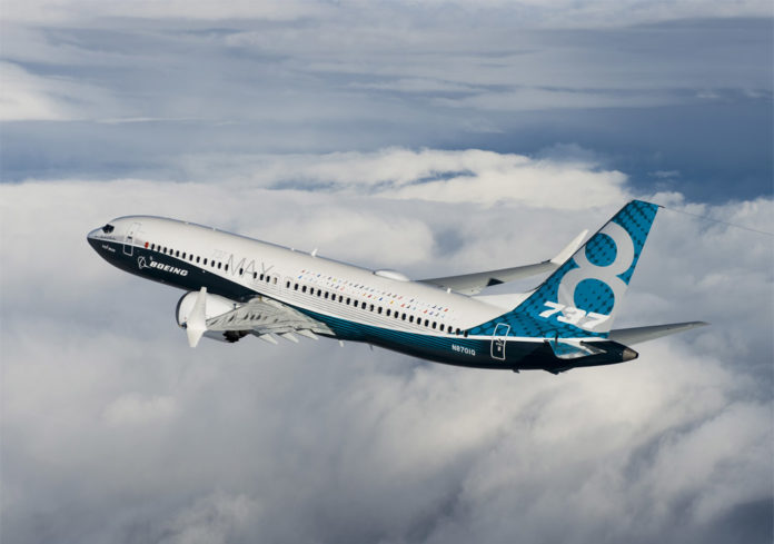 Boeing 737 MAX 8 в полете