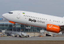 Взлет Boeing 737-800 SkyUp