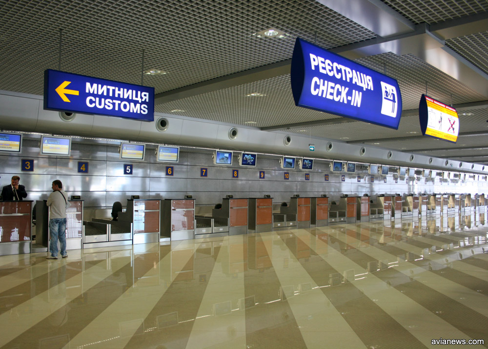 Зал регистрации, терминал F в аэропорту Борисполь